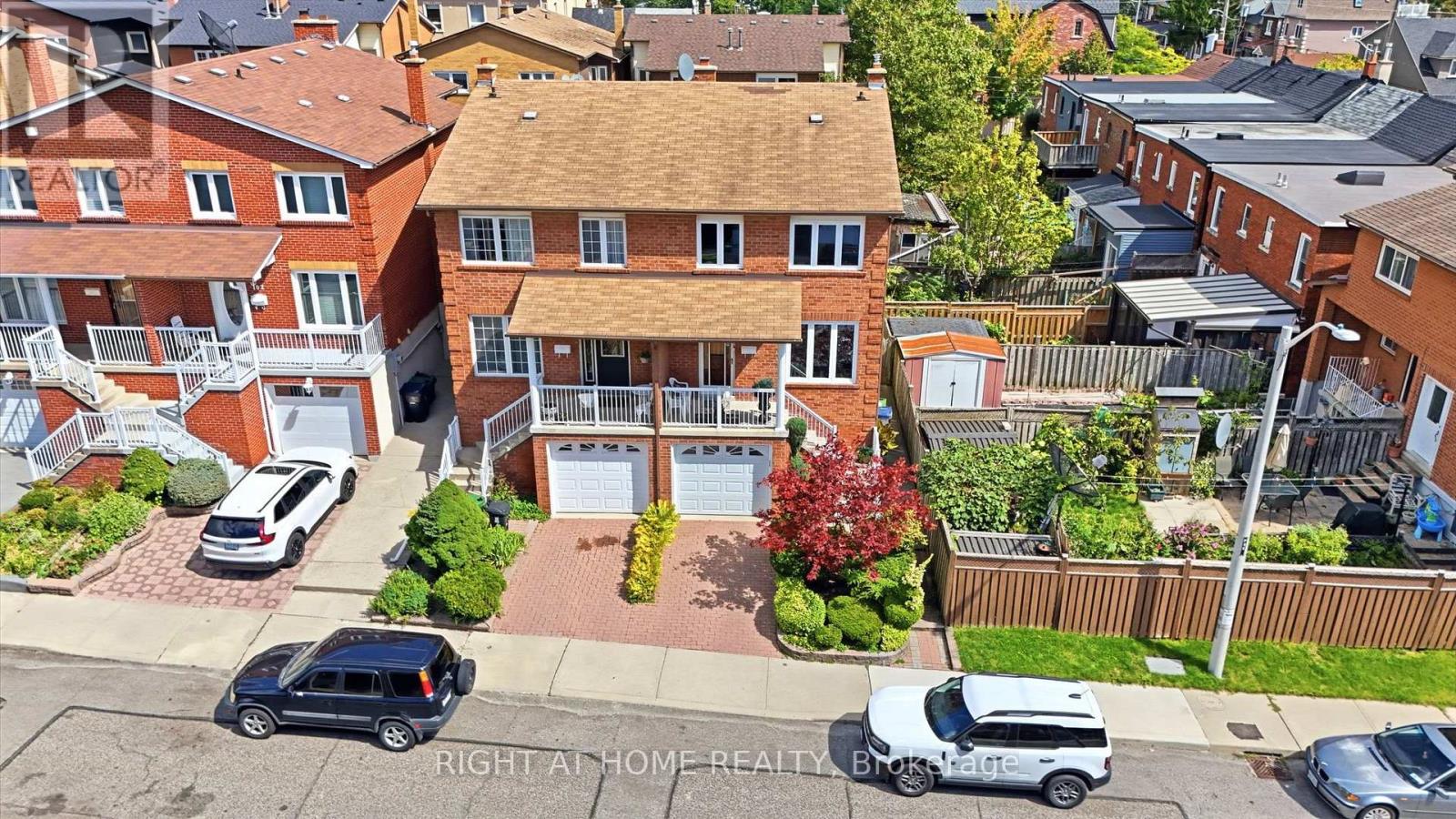 98 Beaver Terrace, Toronto, Ontario  M6H 4G8 - Photo 3 - W13776648