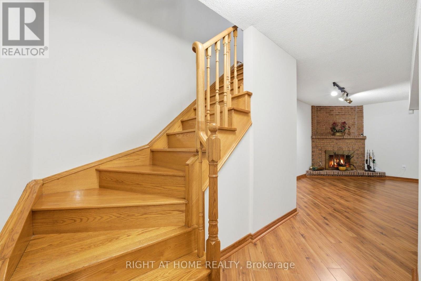 98 Beaver Terrace, Toronto, Ontario  M6H 4G8 - Photo 30 - W13776648