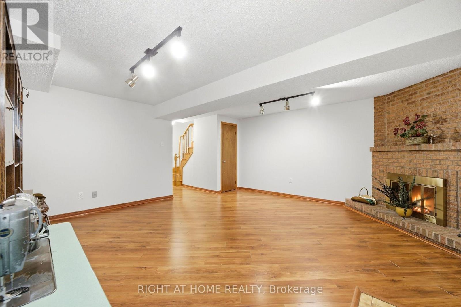 98 Beaver Terrace, Toronto, Ontario  M6H 4G8 - Photo 31 - W13776648