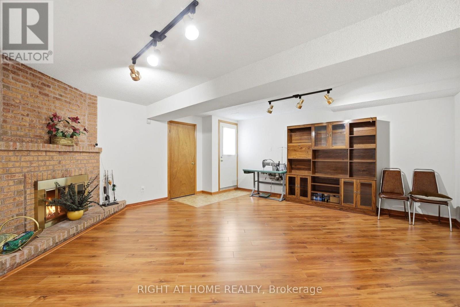 98 Beaver Terrace, Toronto, Ontario  M6H 4G8 - Photo 33 - W13776648