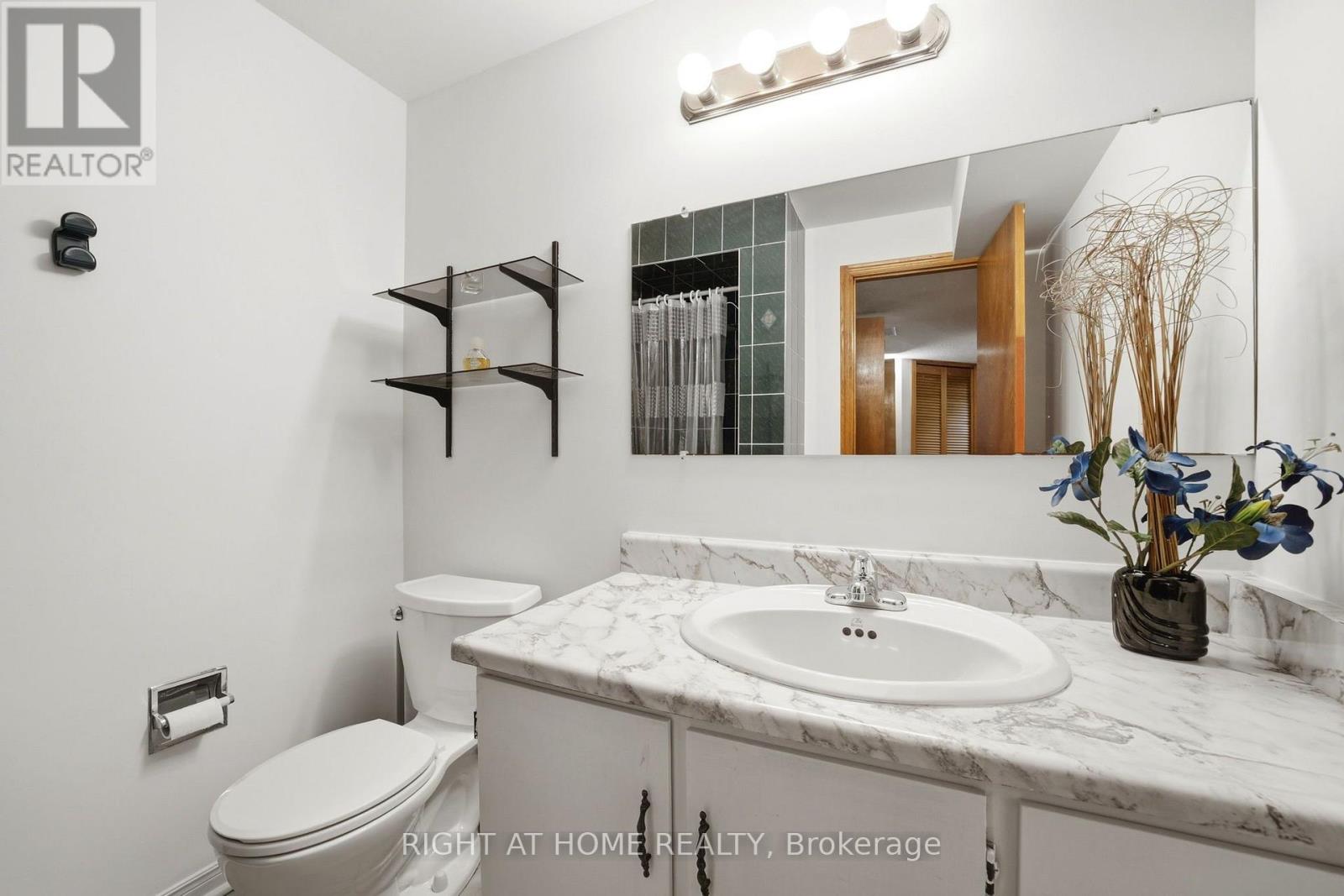 98 Beaver Terrace, Toronto, Ontario  M6H 4G8 - Photo 34 - W13776648