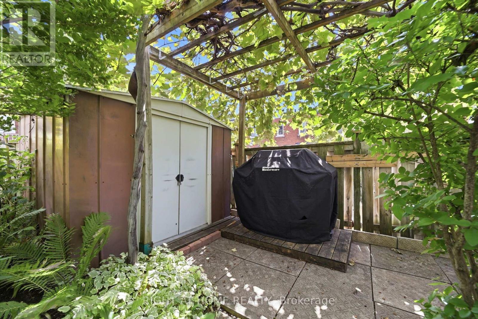 98 Beaver Terrace, Toronto, Ontario  M6H 4G8 - Photo 42 - W13776648