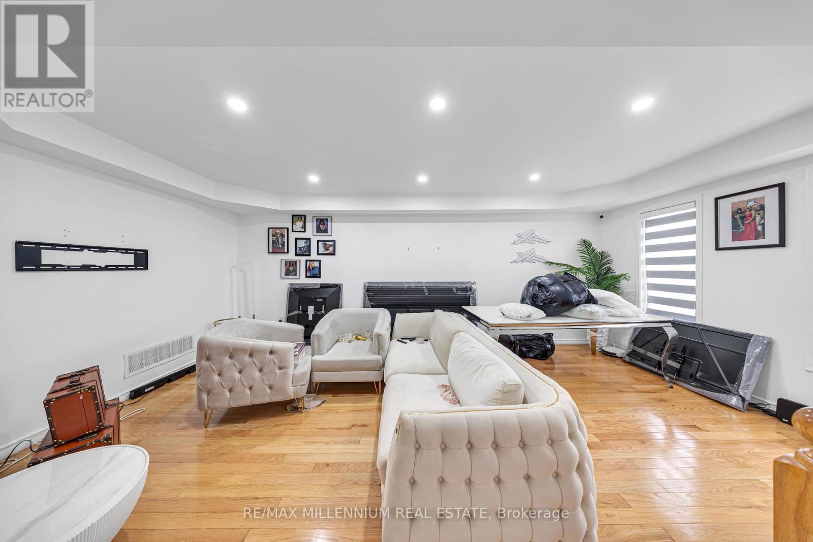 39 DECKER HOLLOW CIRCLE, Brampton, Ontario