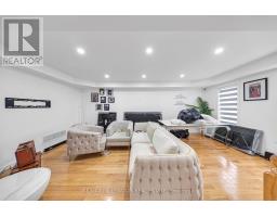 39 DECKER HOLLOW CIRCLE, Brampton, Ontario