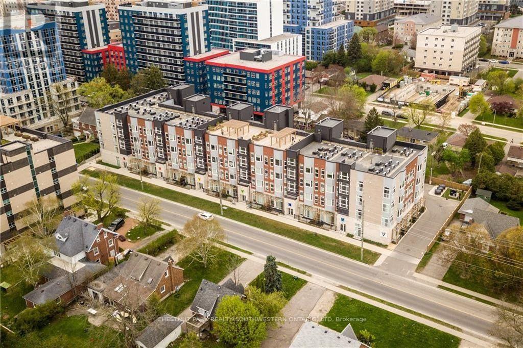 216 - 253 Albert Street, Waterloo, Ontario  N2L 0G3 - Photo 2 - X13776606