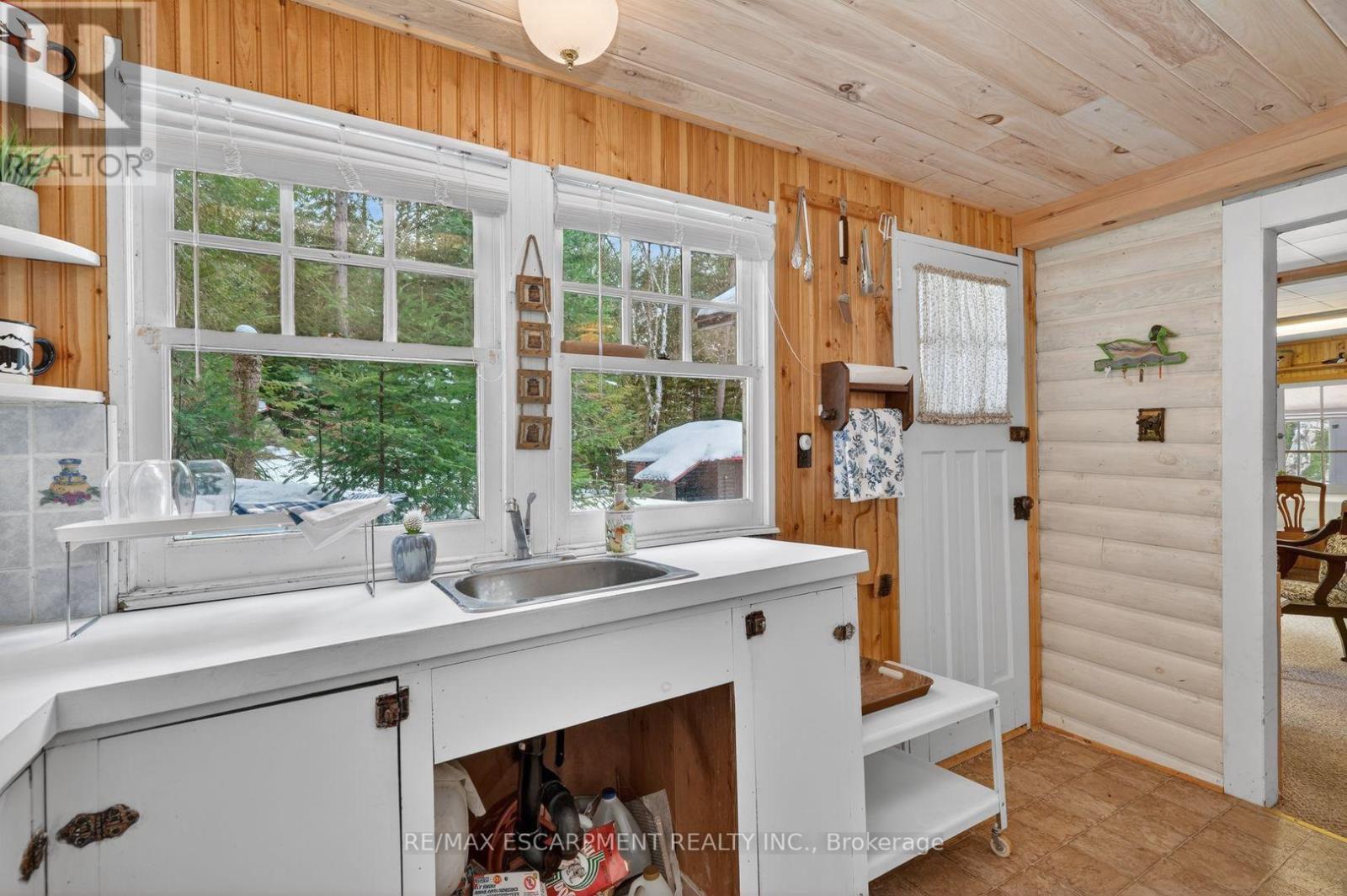 1257 Paint Lake Road, Lake Of Bays, Ontario  P0A 1E0 - Photo 12 - X13776622