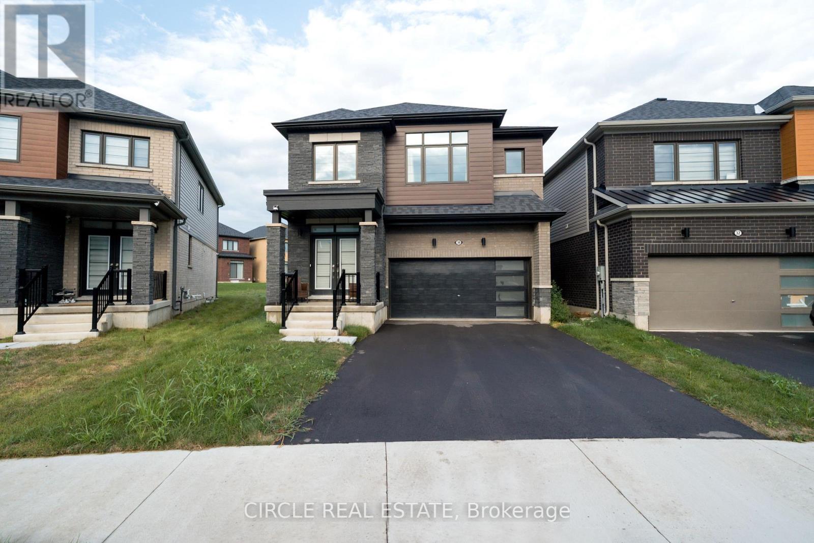 30 HERITAGE WAY, Thorold, Ontario