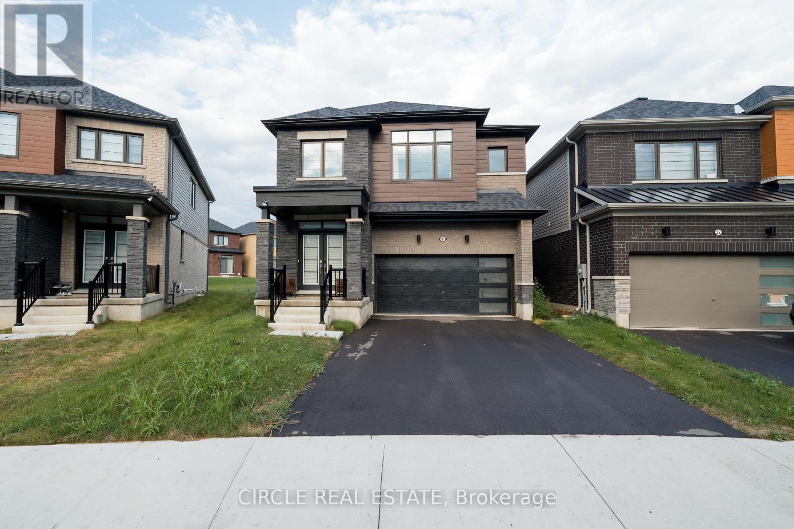 30 Heritage Way, Thorold, Ontario  L2V 0N9 - Photo 2 - X13776668