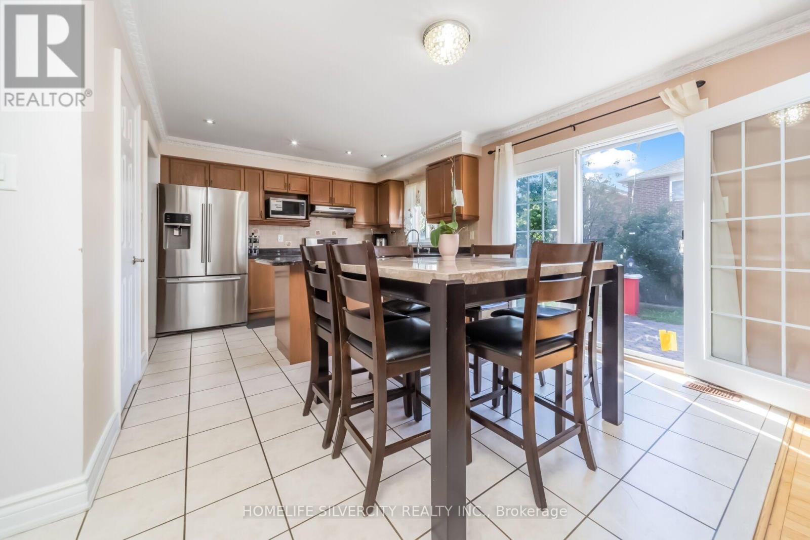 30 Fairhill Avenue, Brampton, Ontario  L7A 2E7 - Photo 11 - W13763192