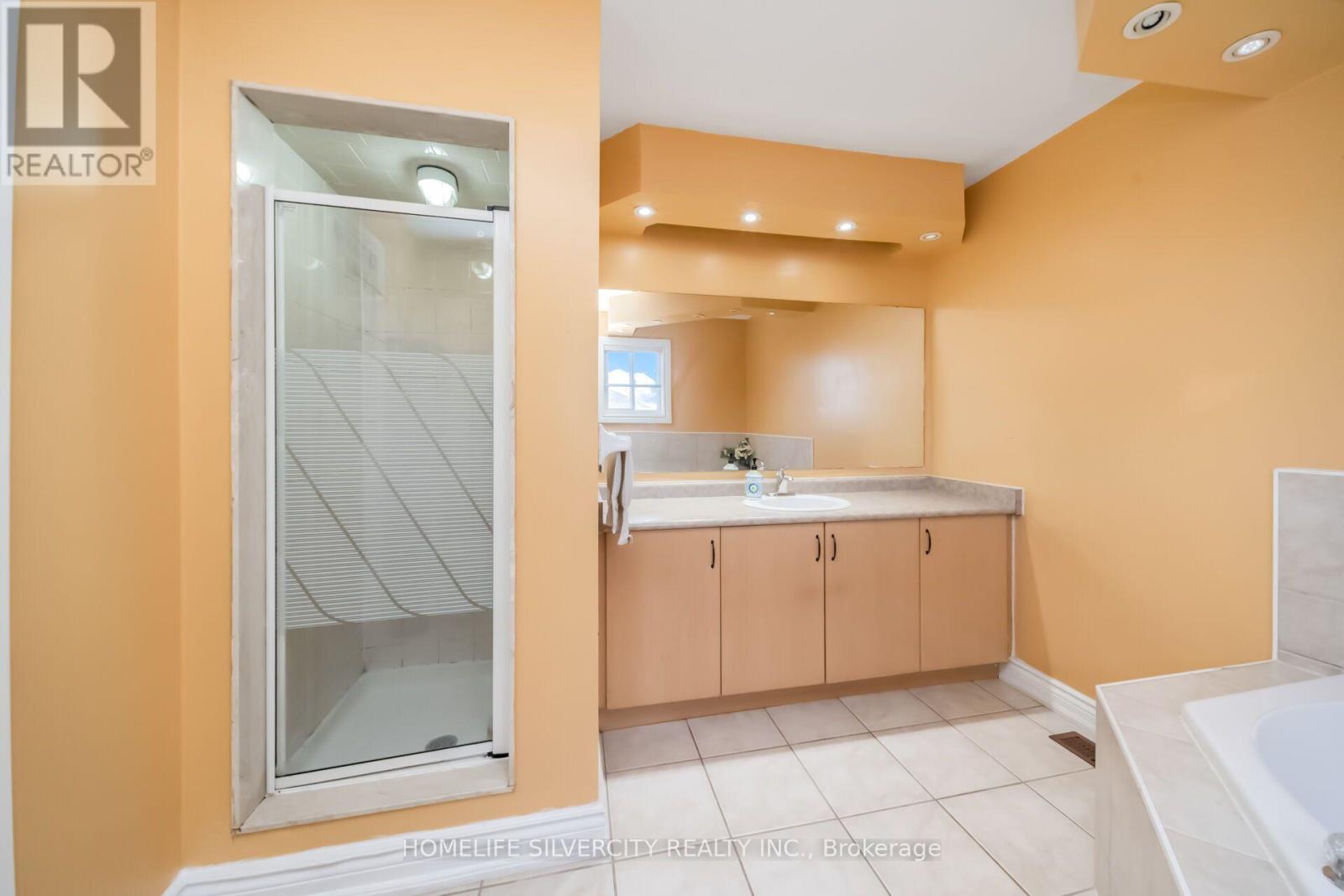 30 Fairhill Avenue, Brampton, Ontario  L7A 2E7 - Photo 21 - W13763192