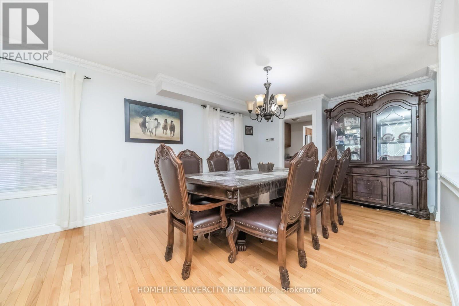 30 Fairhill Avenue, Brampton, Ontario  L7A 2E7 - Photo 6 - W13763192
