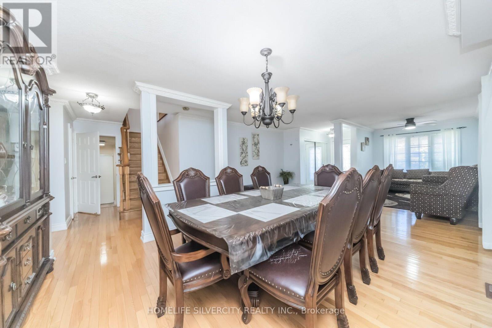 30 Fairhill Avenue, Brampton, Ontario  L7A 2E7 - Photo 7 - W13763192