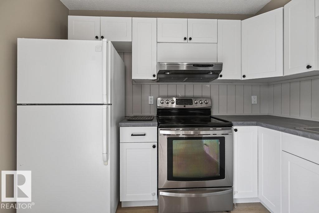 18072 93 Av NW, Edmonton, Alberta  T5T 1Y1 - Photo 12 - E4508437