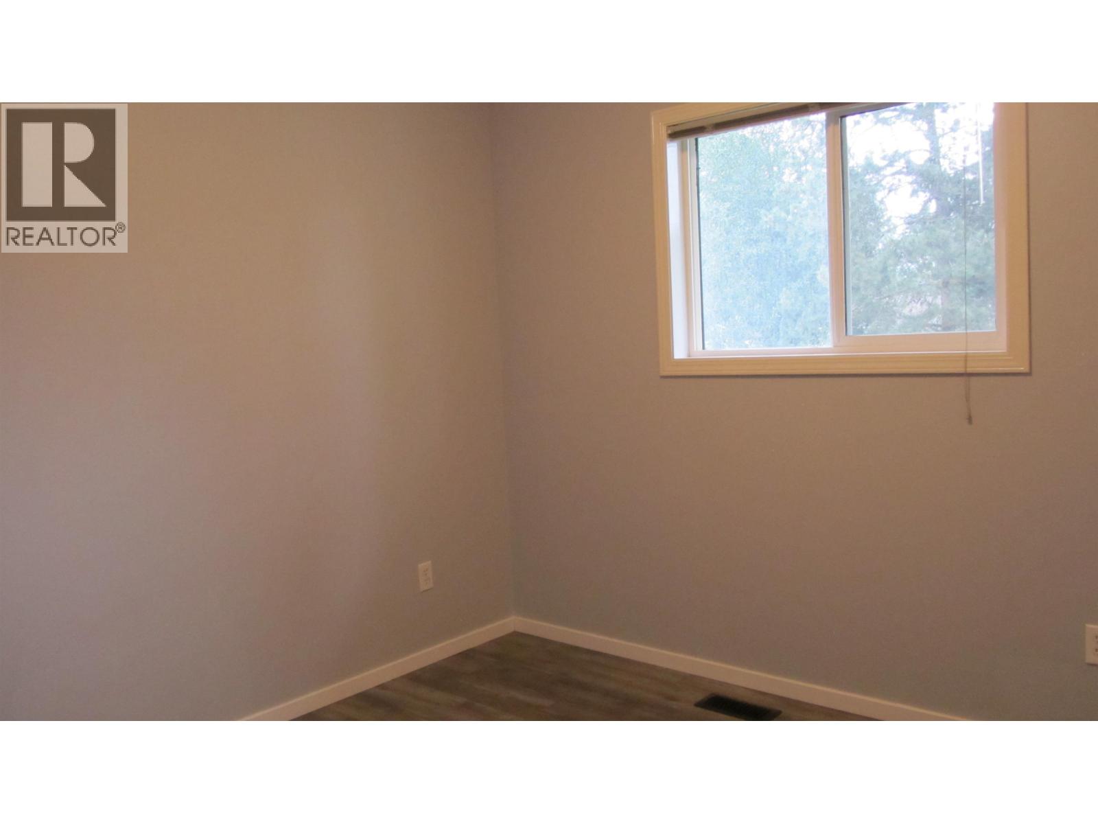 229 Elm Avenue, 100 Mile House, British Columbia  V0K 2E0 - Photo 12 - R3159963