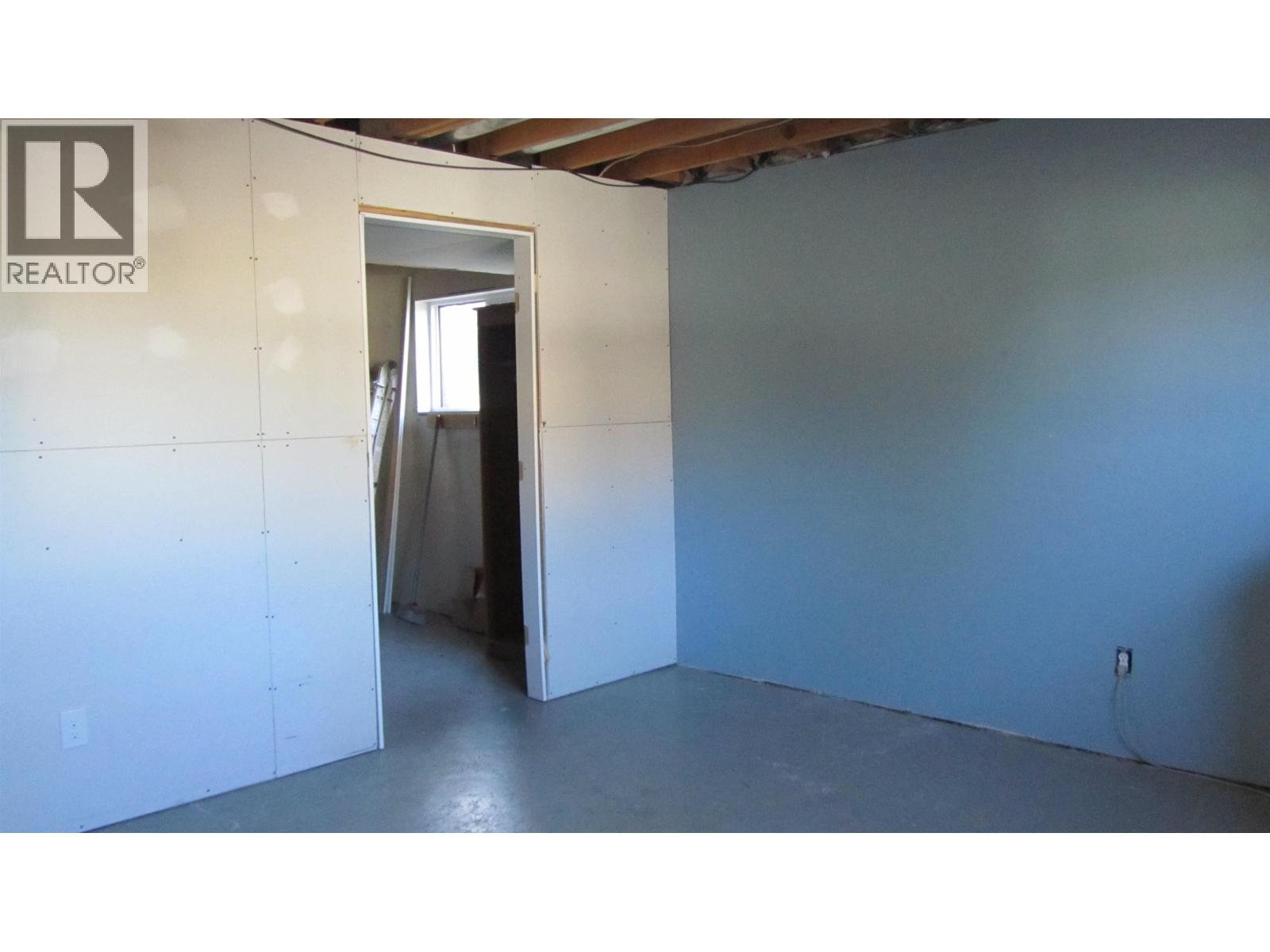 229 Elm Avenue, 100 Mile House, British Columbia  V0K 2E0 - Photo 21 - R3159963