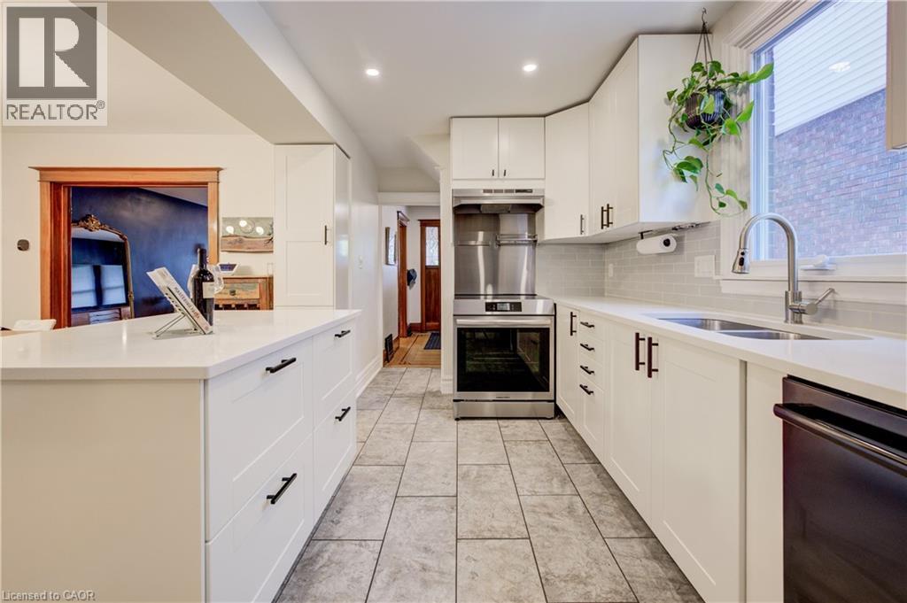 282 Province Street S, Hamilton, Ontario  L8K 2L7 - Photo 14 - 40862825
