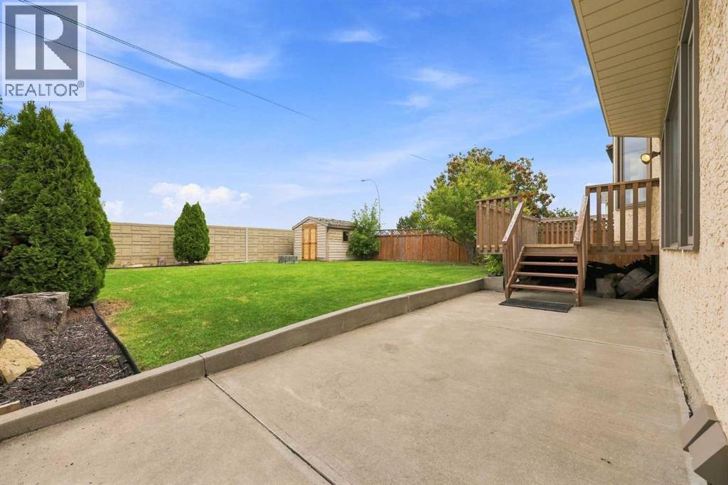 361 Santana Bay Nw, Calgary, Alberta  T3K 3N6 - Photo 38 - A2343441