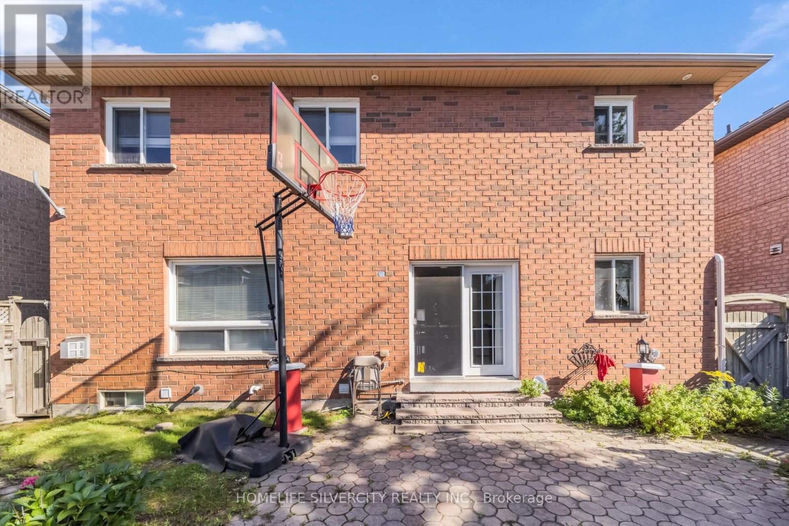 30 Fairhill Avenue, Brampton, Ontario  L7A 2E7 - Photo 50 - W13763192