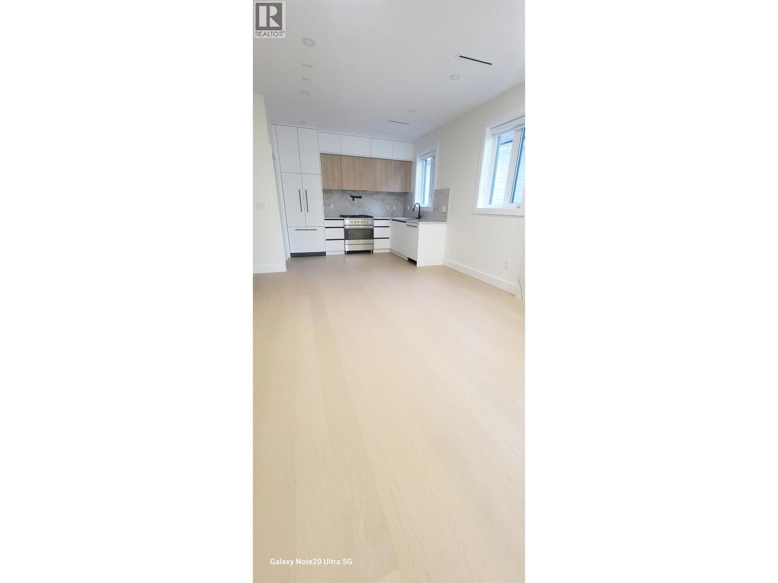 1 2741 Grant Street, Vancouver, British Columbia  V5K 3H1 - Photo 2 - R3164562