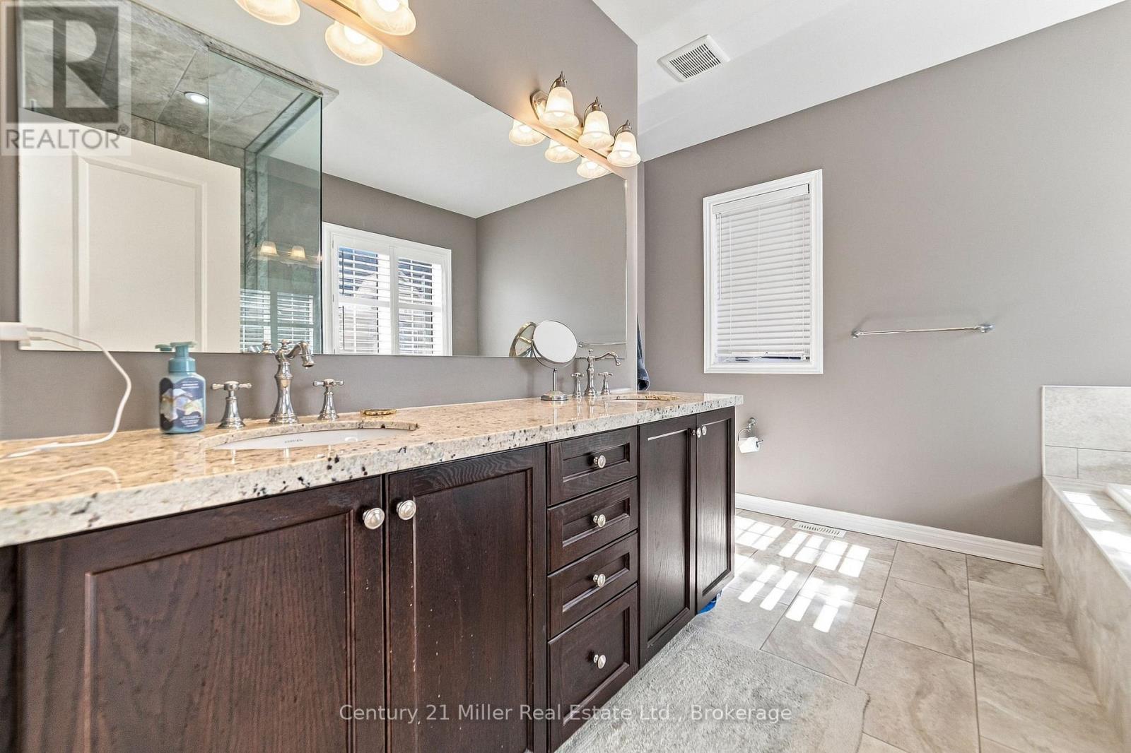 3196 Ernest Appelbe Boulevard, Oakville, Ontario  L6H 7C3 - Photo 14 - W13776680