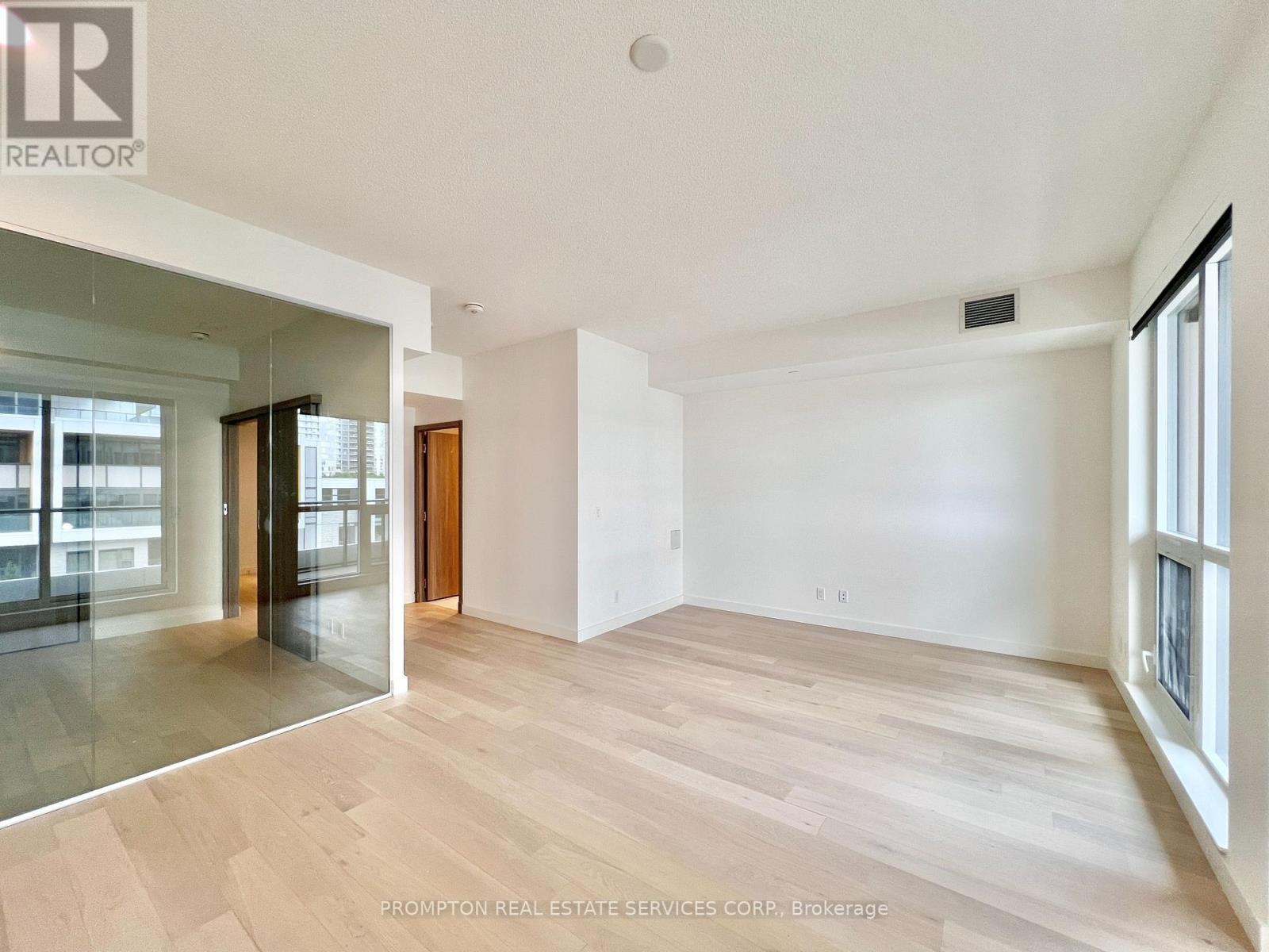 V316 - 27 Mcmahon Drive, Toronto, Ontario  M2K 0J2 - Photo 3 - C13776740