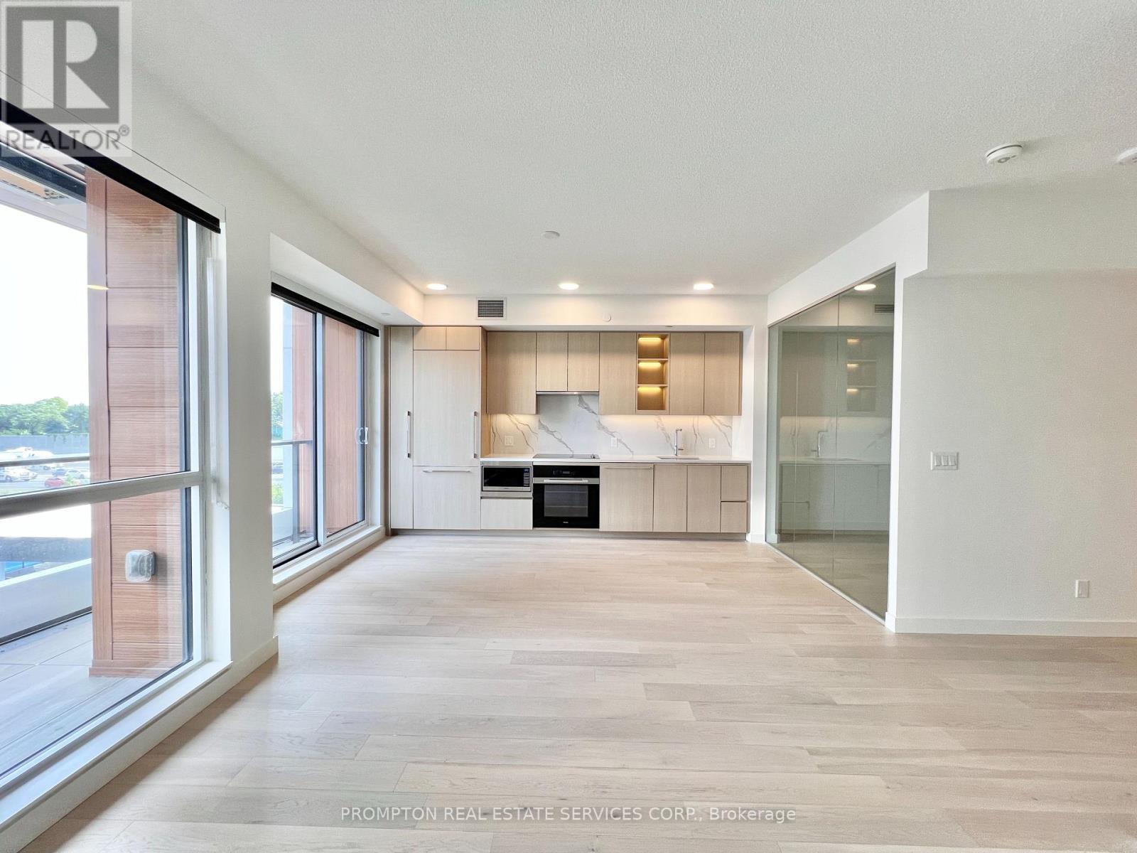 V316 - 27 Mcmahon Drive, Toronto, Ontario  M2K 0J2 - Photo 5 - C13776740