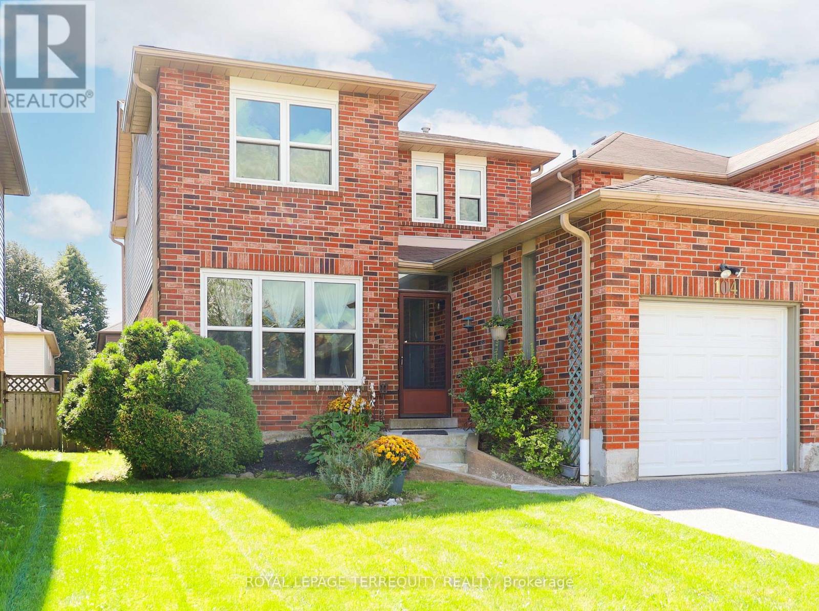104 GATES CRESCENT, Ajax, Ontario