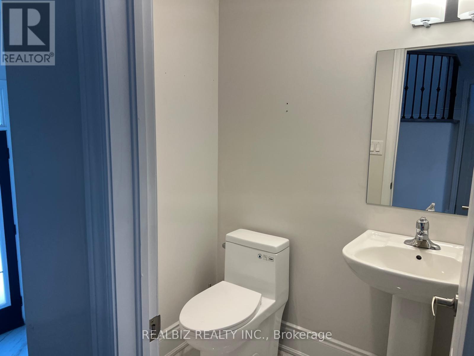 2 Bramoak Crescent, Brampton, Ontario  L7A 1T7 - Photo 5 - W13776682