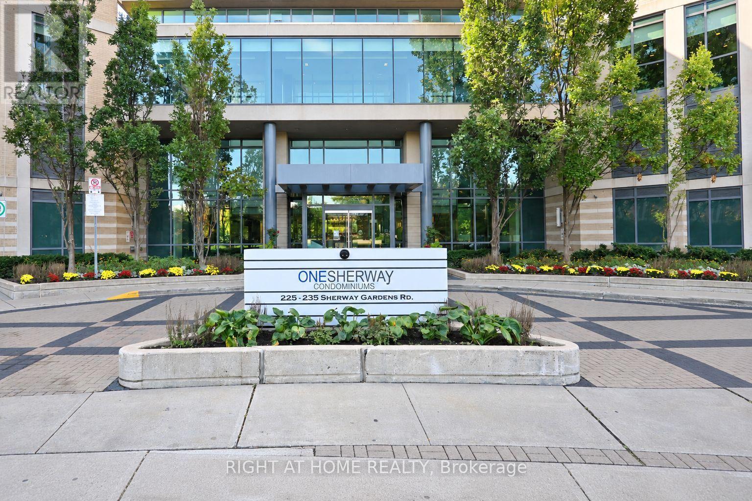 105 - 225 Sherway Gardens Road, Toronto, Ontario  M9C 0A3 - Photo 2 - W13776690