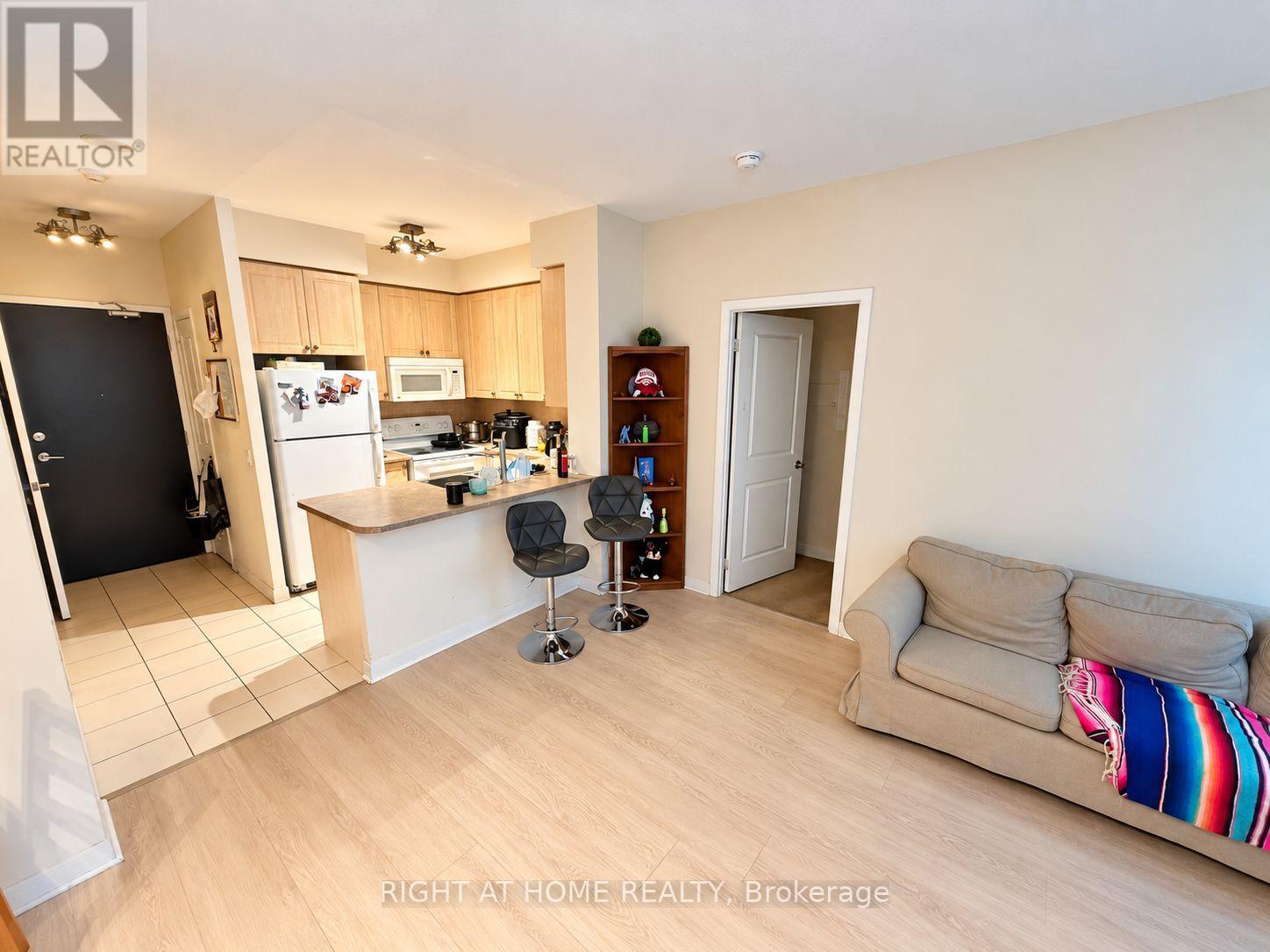 105 - 225 Sherway Gardens Road, Toronto, Ontario  M9C 0A3 - Photo 4 - W13776690