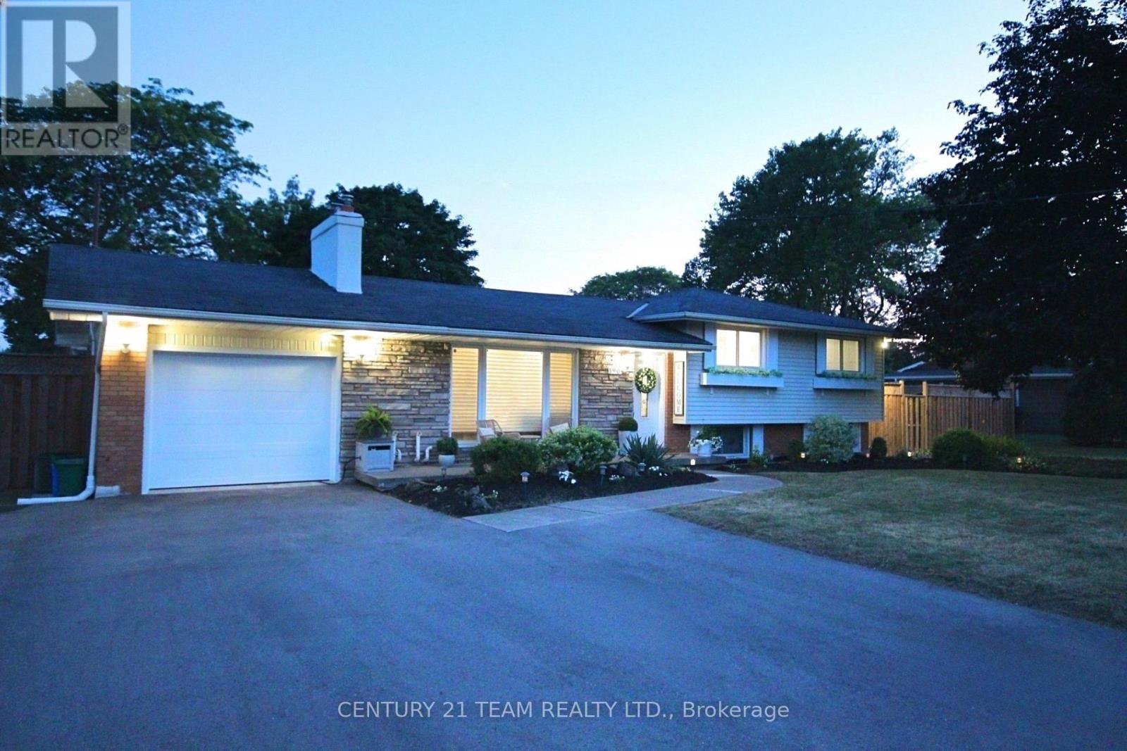 190 MARGARET STREET photo 46