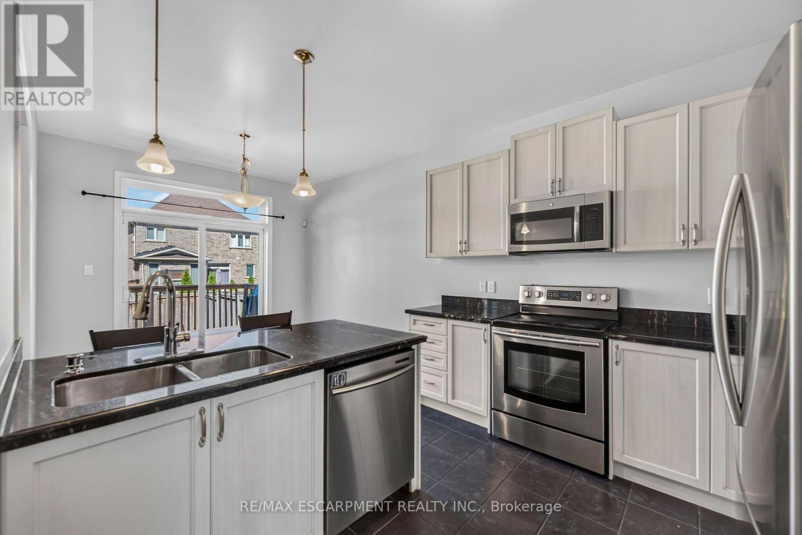44 Matteo Trail, Hamilton, Ontario  L9B 0E6 - Photo 20 - X13776732