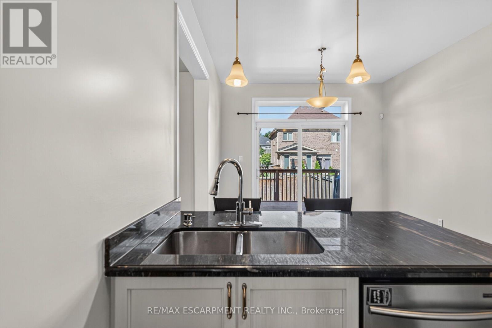 44 Matteo Trail, Hamilton, Ontario  L9B 0E6 - Photo 22 - X13776732