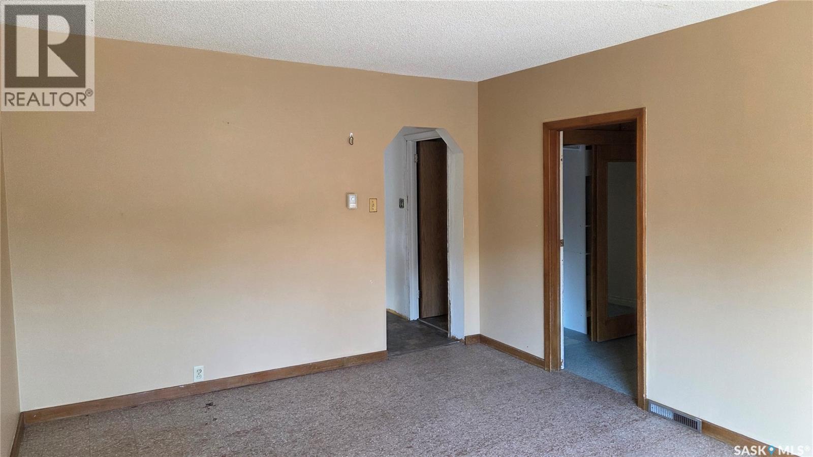 42 Elsom Street, Moose Jaw, Saskatchewan  S6H 4V1 - Photo 5 - SK048184