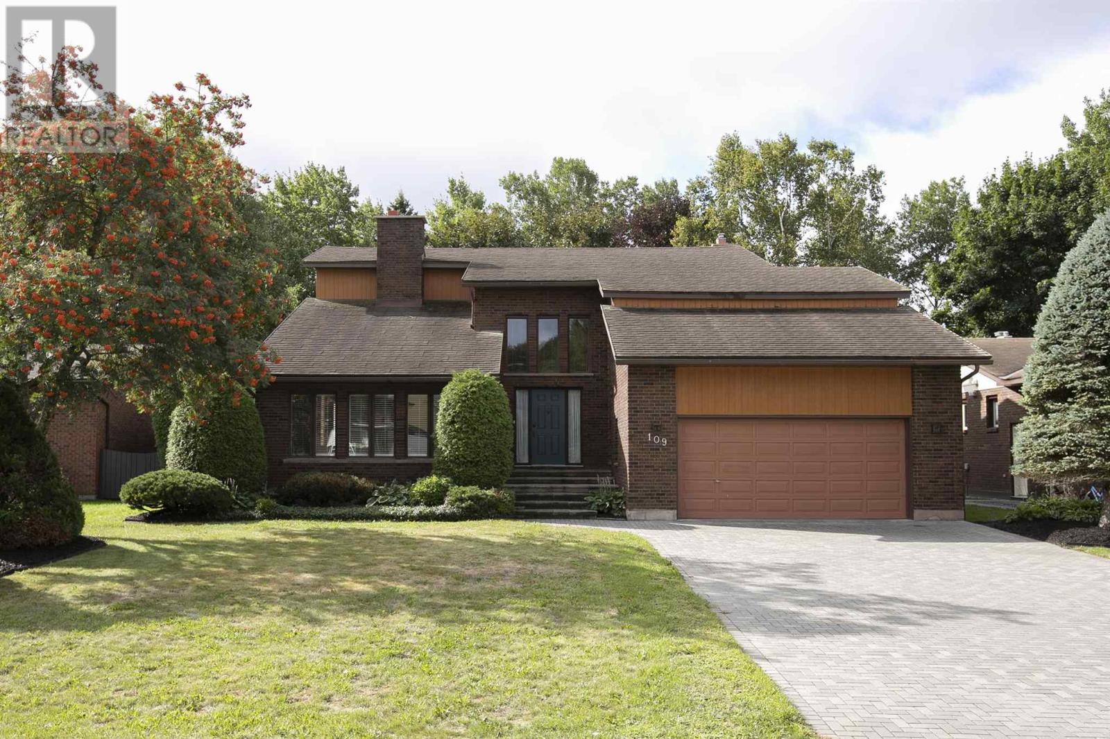 109 Greenview LN, Sault Ste. Marie, Ontario