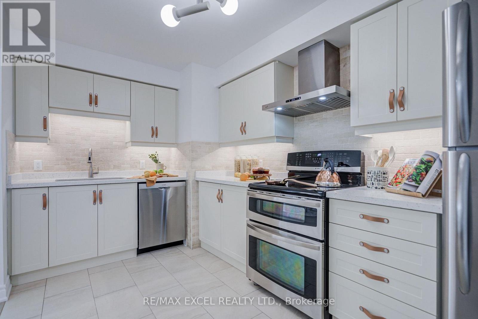 1706 - 8 Lee Centre Drive, Toronto, Ontario  M1H 3H8 - Photo 16 - E13775814