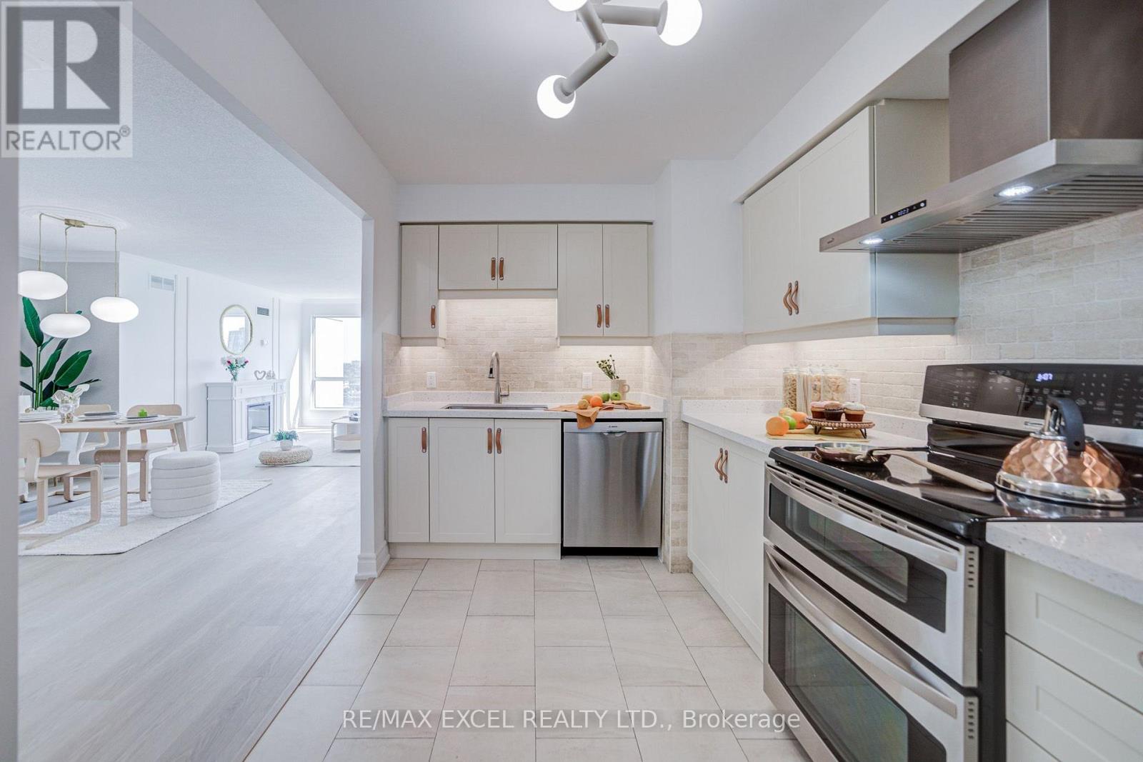 1706 - 8 Lee Centre Drive, Toronto, Ontario  M1H 3H8 - Photo 18 - E13775814