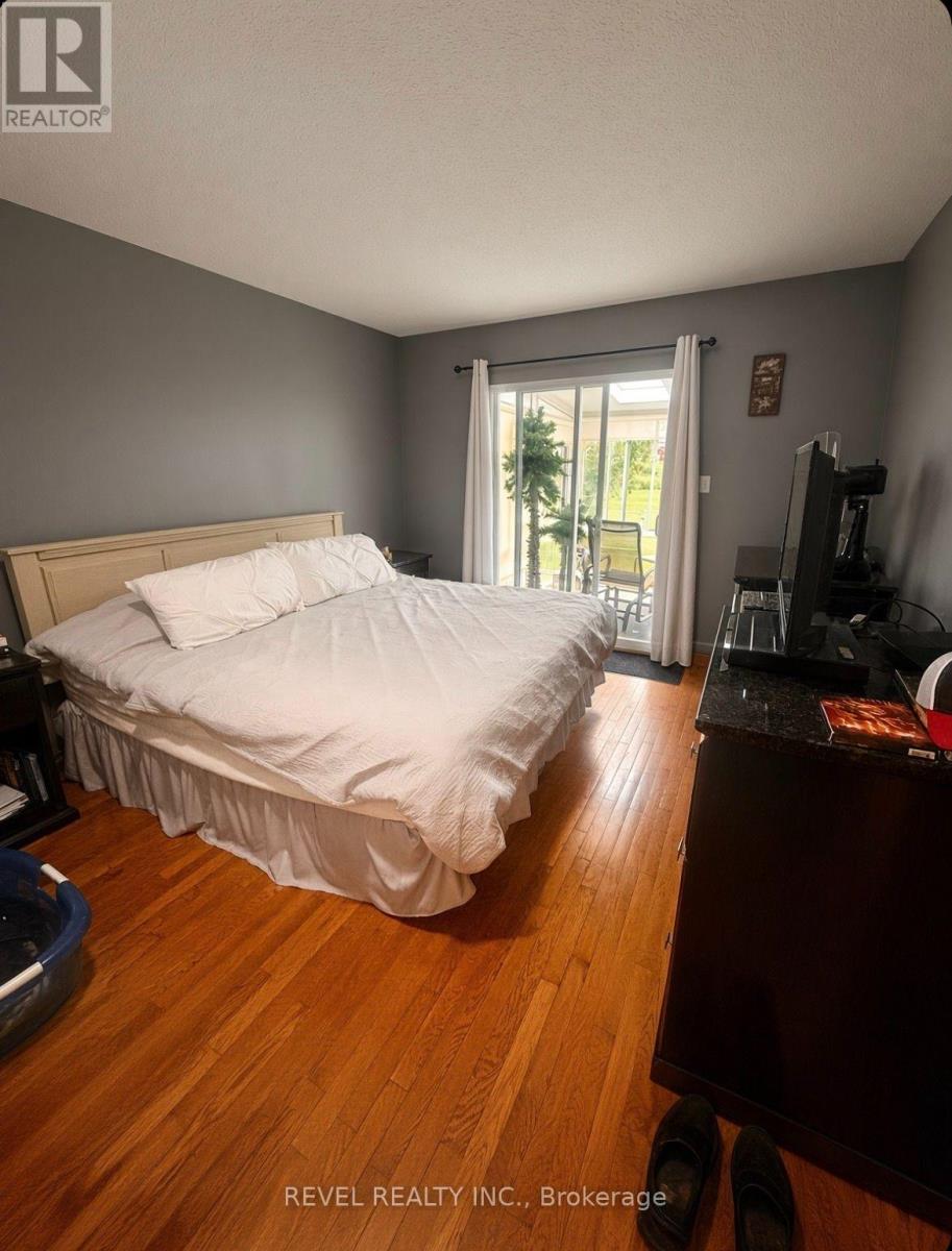 54 Lysanda Avenue, London South, Ontario  N5Z 4L3 - Photo 8 - X13776842