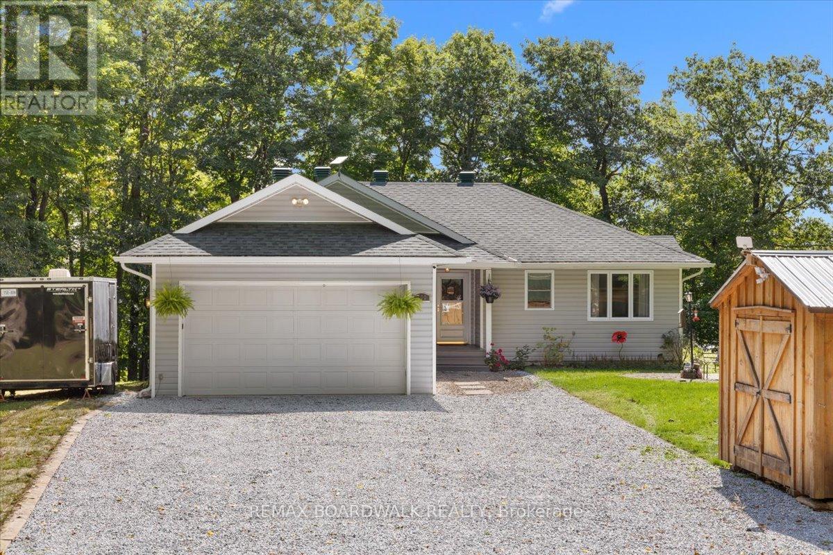 700 STRAWBERRY LANE, Tay Valley, Ontario