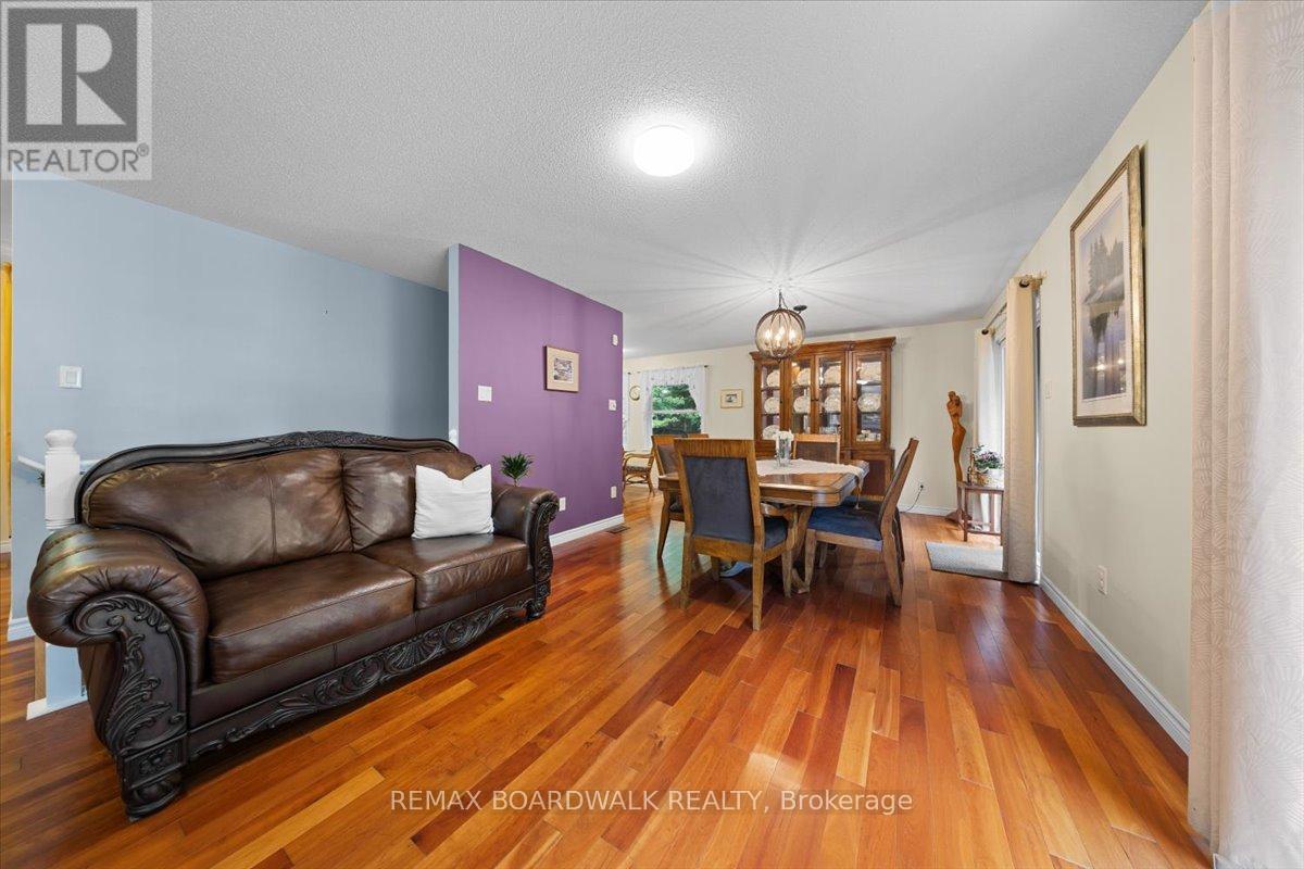700 Strawberry Lane, Tay Valley, Ontario  K0G 1A0 - Photo 10 - X13776808
