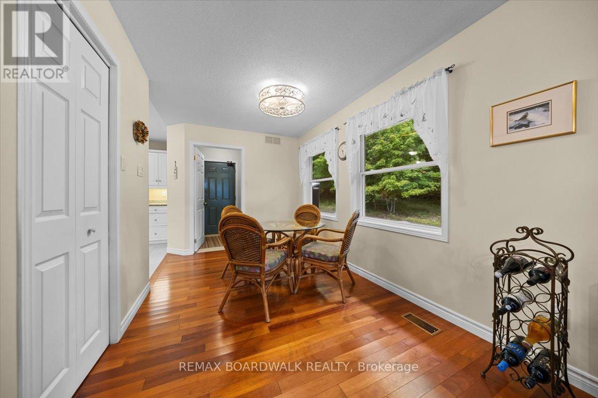 700 Strawberry Lane, Tay Valley, Ontario  K0G 1A0 - Photo 14 - X13776808
