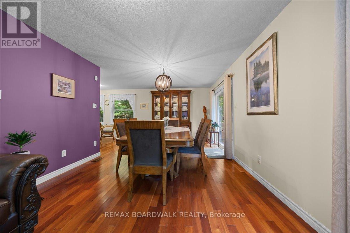 700 Strawberry Lane, Tay Valley, Ontario  K0G 1A0 - Photo 15 - X13776808