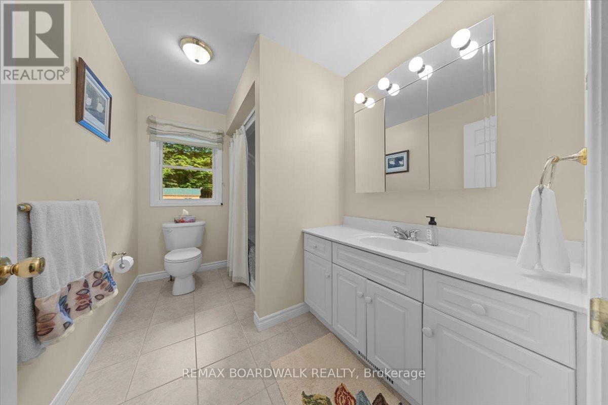 700 Strawberry Lane, Tay Valley, Ontario  K0G 1A0 - Photo 26 - X13776808