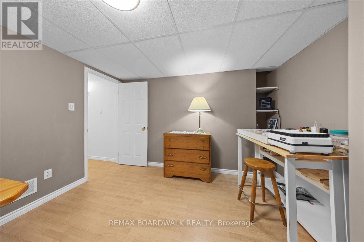700 Strawberry Lane, Tay Valley, Ontario  K0G 1A0 - Photo 31 - X13776808
