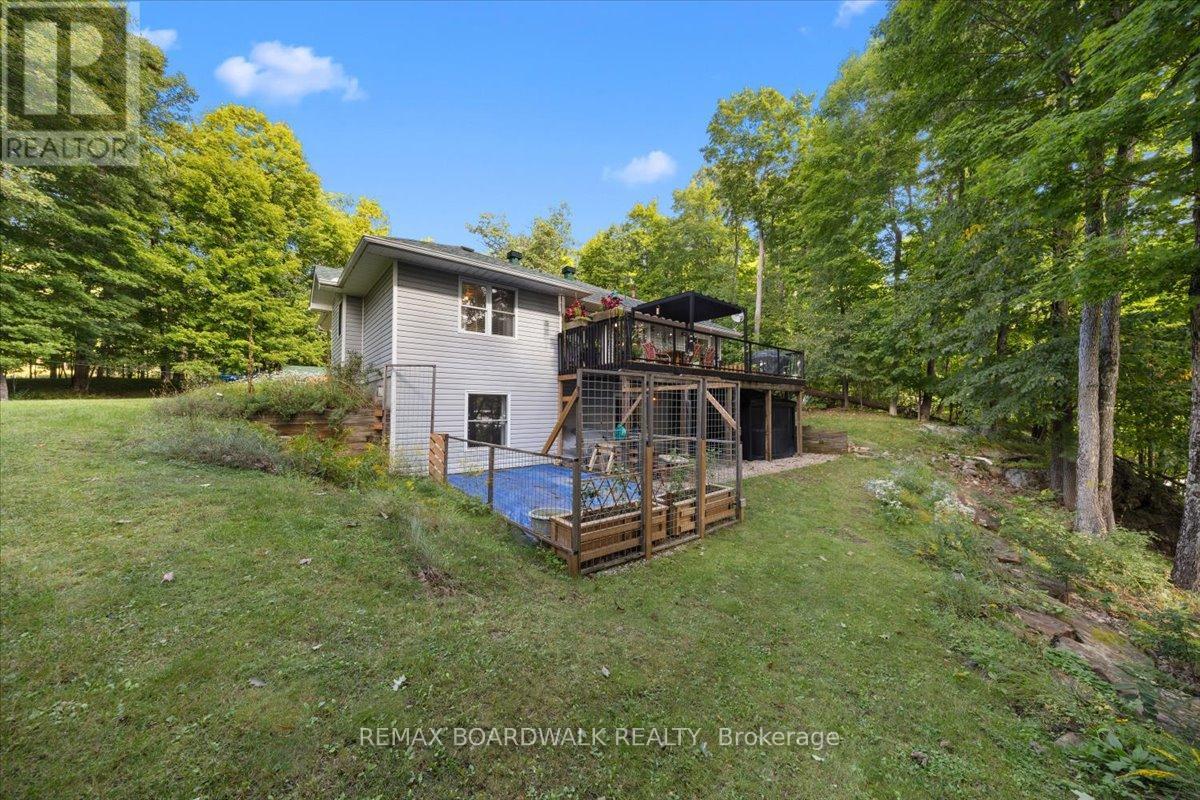 700 Strawberry Lane, Tay Valley, Ontario  K0G 1A0 - Photo 33 - X13776808