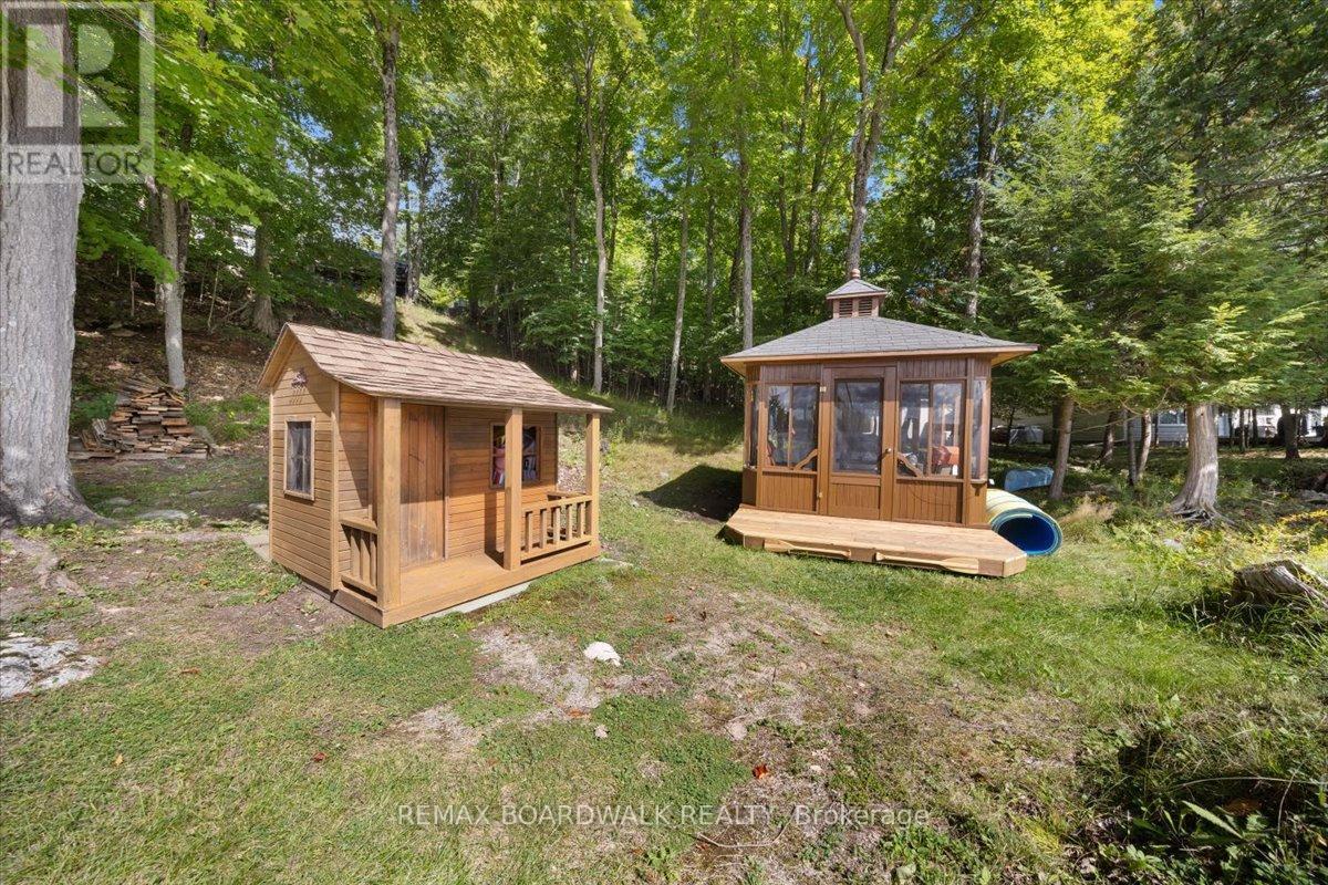 700 Strawberry Lane, Tay Valley, Ontario  K0G 1A0 - Photo 37 - X13776808