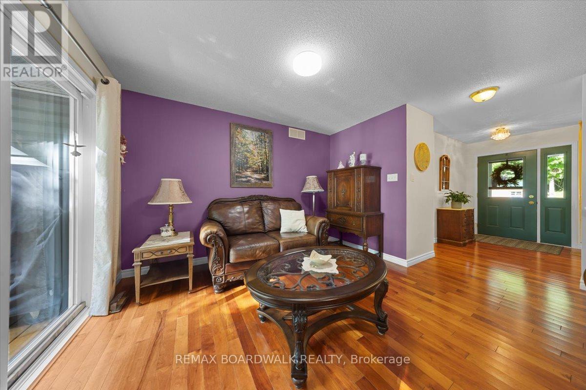 700 Strawberry Lane, Tay Valley, Ontario  K0G 1A0 - Photo 8 - X13776808