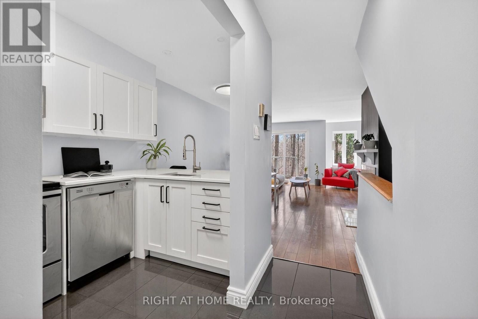 43 Crispin Private, Ottawa, Ontario  K1K 2T7 - Photo 7 - X13776856
