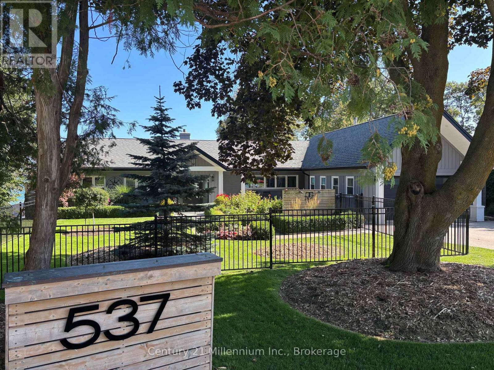 537 GRANDVIEW DRIVE, Meaford, Ontario