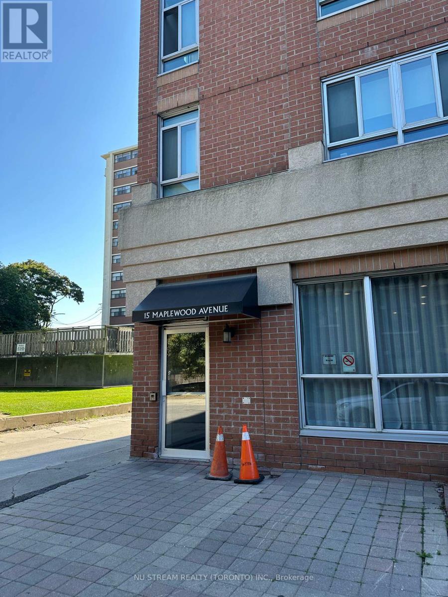 910 - 15 Maplewood Avenue, Toronto, Ontario M6C 4B4 - Photo 2 - C13776748